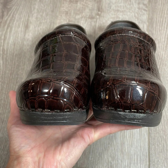 Croft & Barrow Juliana Brown Patent Faux Croc Clog Mule Sole (Sense) Abi… - Picture 13 of 15